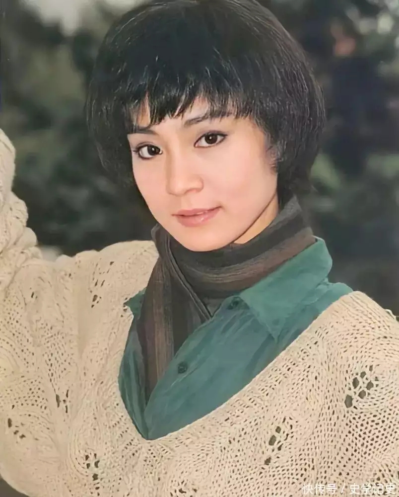 立陶宛北约峰会夫人团合影!