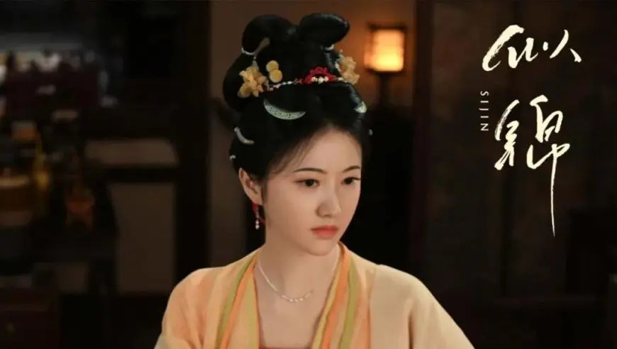 景甜化身优雅白玫瑰美人,珠饰长裙勾勒曼妙身姿