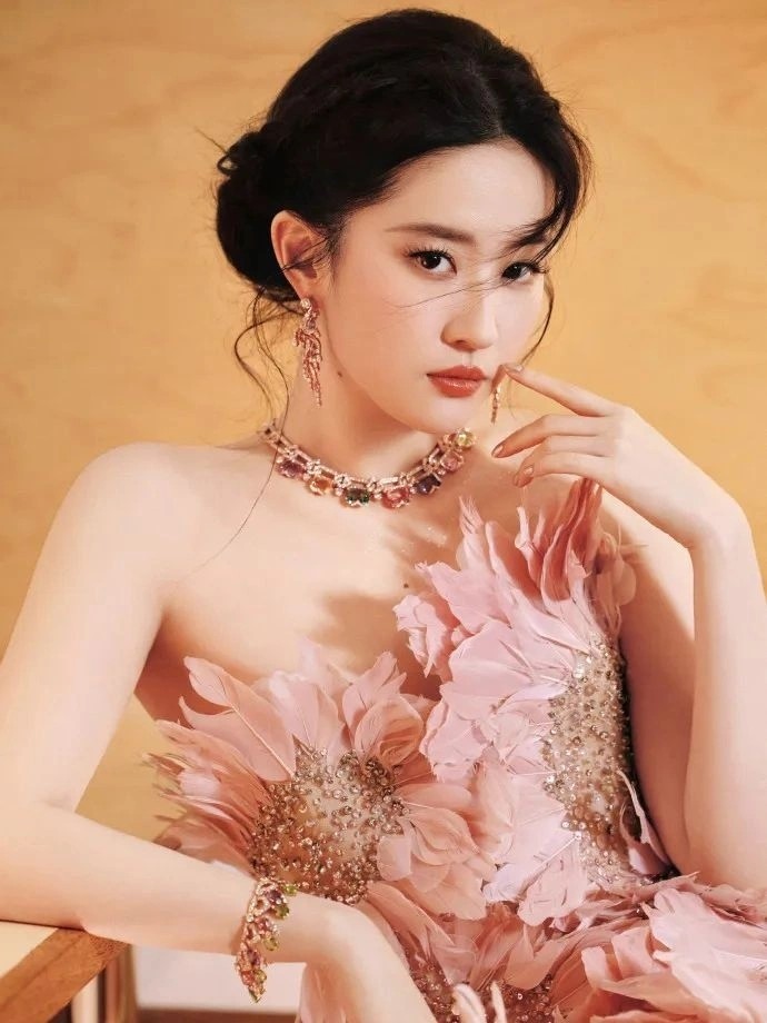 最前线|广汽昊铂 HL 开启预售,起售价27.98万,布局30万级家庭智能豪华 SUV 市场