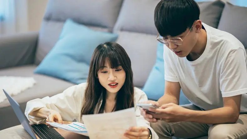 没被深圳摩的“霸凌”过,不足以谈深漂