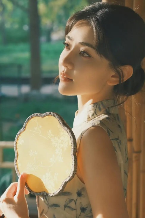 大疆旁边咖啡馆挤满了投资人