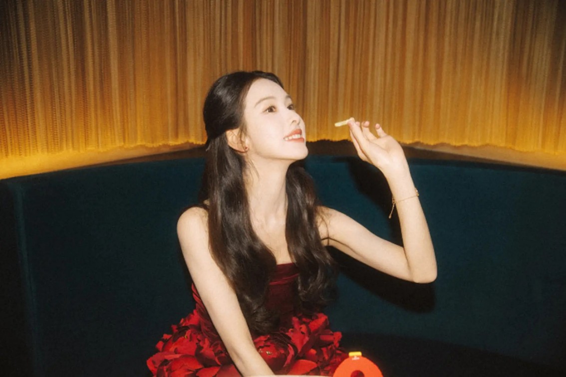 马筱梅儿子大名曝光了，真好听！张兰穿粉色参加小孙子百日宴很喜庆